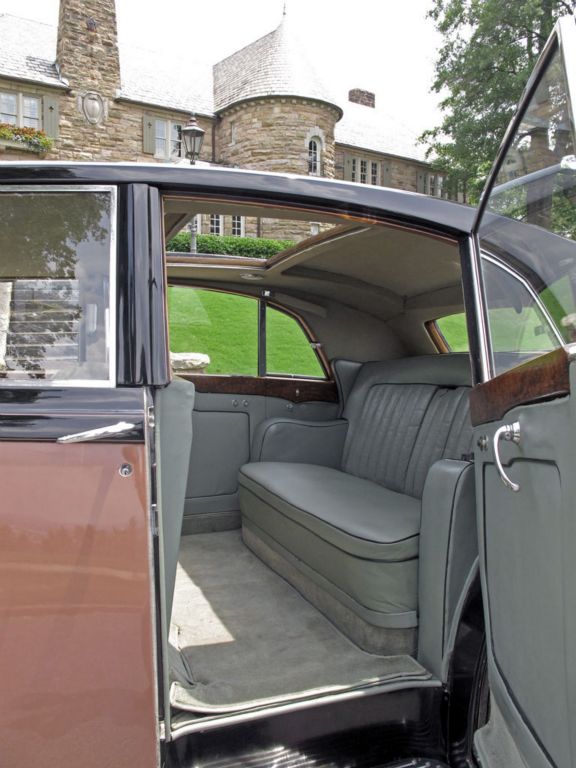 Rolls-Royce Silver Wraith